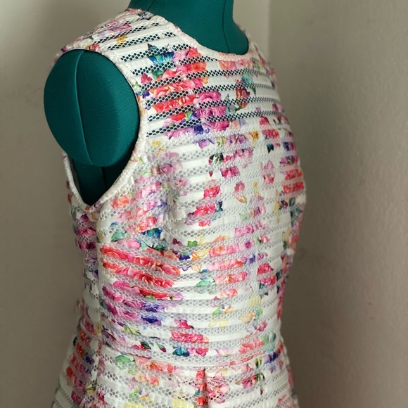 Colorful Floral women’s Tea Dress Size 10 - Picture 6 of 8